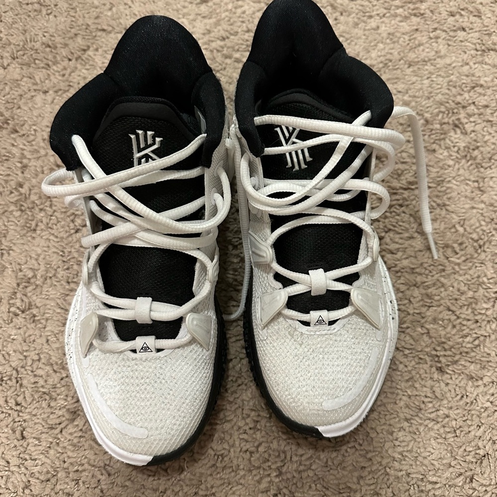 nike basketball shoes